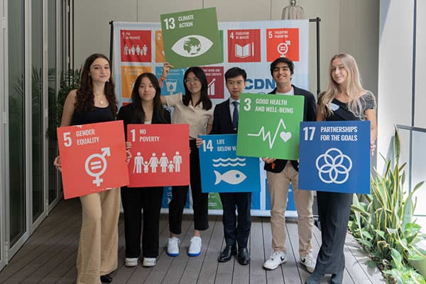 加拿大国际学校_9