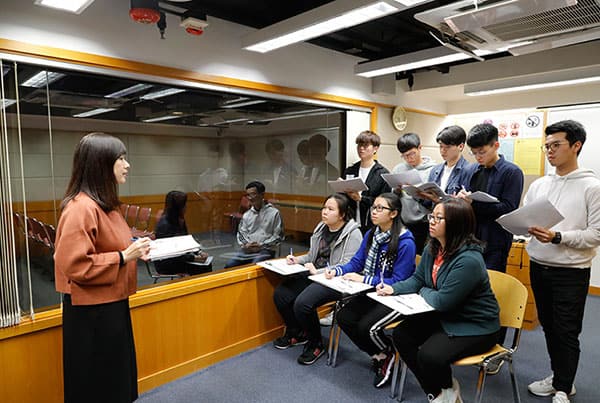 想去香港上学怎么申请（香港学校分类、申请、择校攻略）