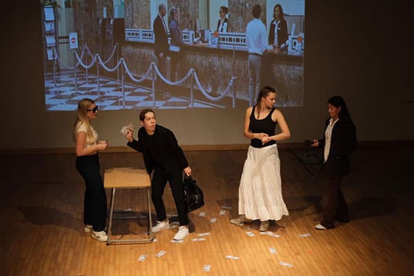 香港李宝椿联合世界书院_12